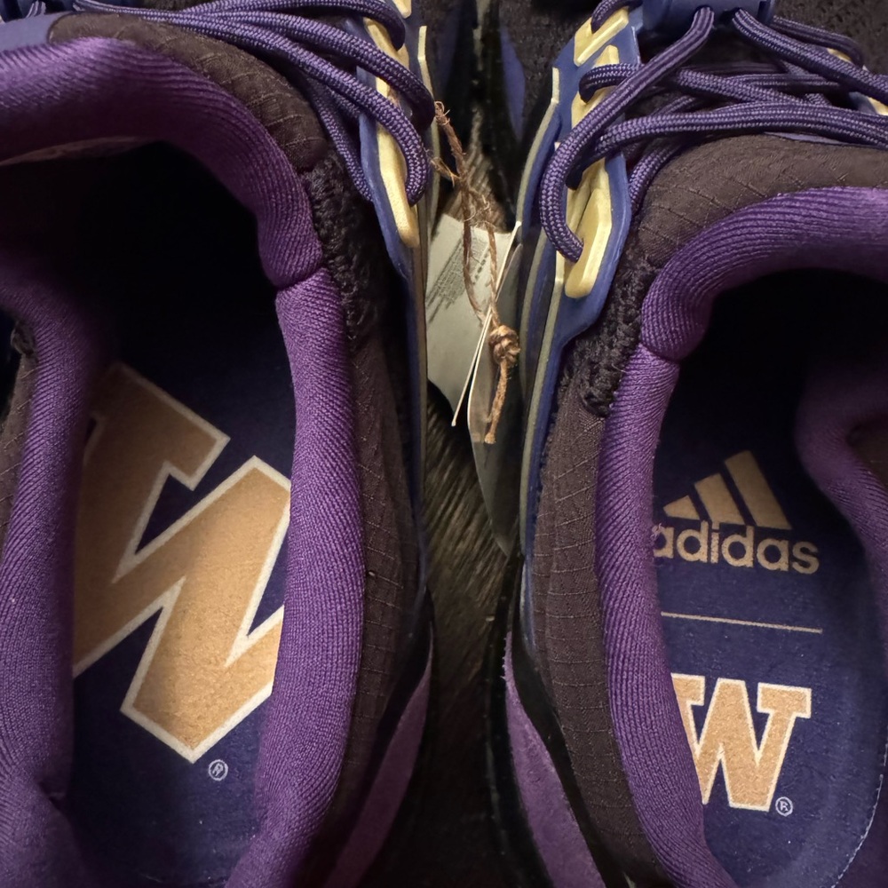 **NWT** Adidas Black/Purple Washington Huskies Running Shoes - Picture 5 of 8